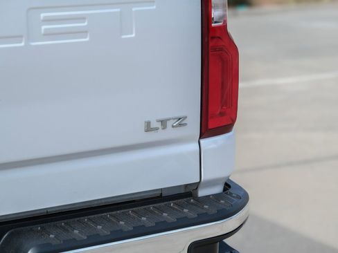 Used 2020 Chevrolet Silverado 2500 LTZ w/ LTZ Premium Package image 22