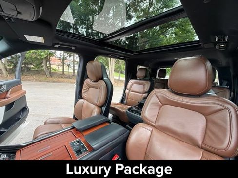 Used 2024 Lincoln Navigator Reserve AWD/4WD image 15