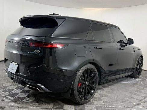 Used 2023 Land Rover Range Rover Sport SE Dynamic image 8
