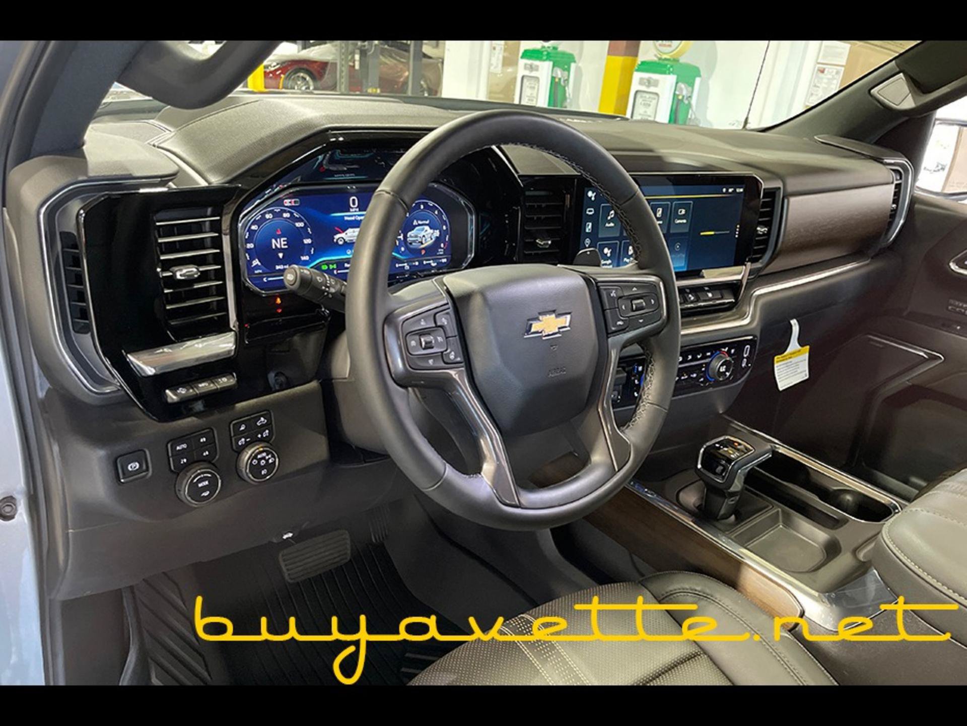 Used 2025 Chevrolet Silverado 1500 High Country w/ Technology Package AWD/4WD image 13