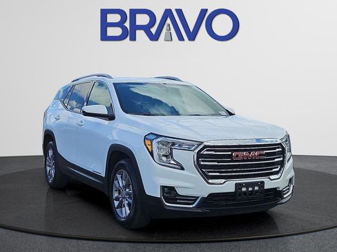 Used 2024 GMC Terrain SLT AWD/4WD image 2