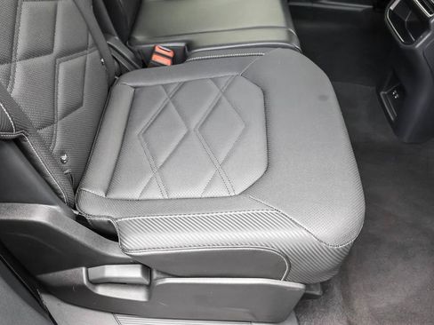 Certified 2024 Volkswagen Atlas Cross Sport SE image 33