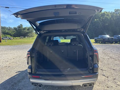 New 2026 Chevrolet Traverse LT w/ Driver Confidence Package FWD image 23
