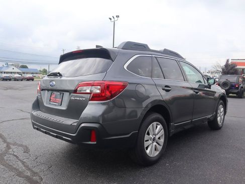 Used 2018 Subaru Outback 2.5i Premium AWD/4WD image 11