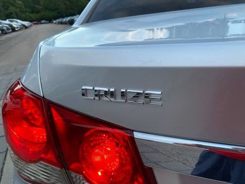 Used 2015 Chevrolet Cruze LT w/ Technology Package FWD image 26