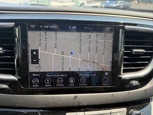 Used 2019 Chrysler Pacifica Touring-L Plus FWD image 13