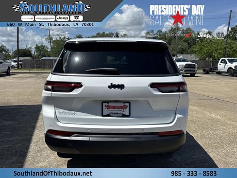 New 2026 Jeep Grand Cherokee L 2WD image 5