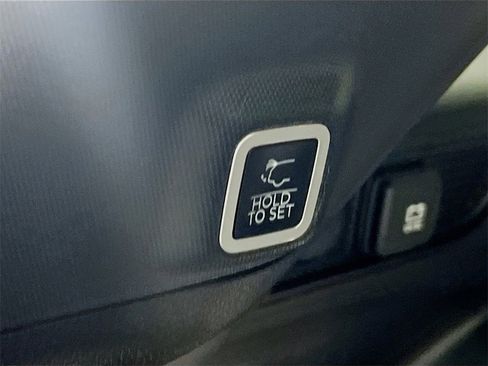 Used 2023 Jeep Grand Cherokee Altitude image 29