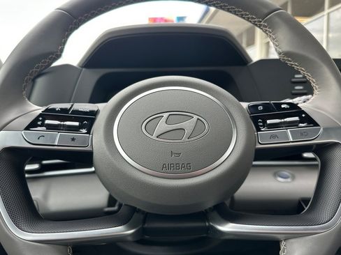 Certified 2025 Hyundai Elantra Sport image 25