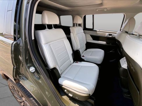 Used 2025 Hyundai Santa Fe Calligraphy FWD image 19