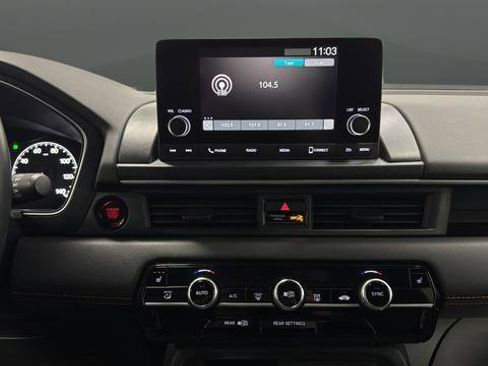 Used 2023 Honda Pilot Sport image 12