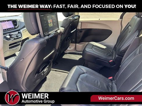 Used 2021 Chrysler Pacifica Touring-L w/ Uconnect Theater Family Group AWD/4WD image 19