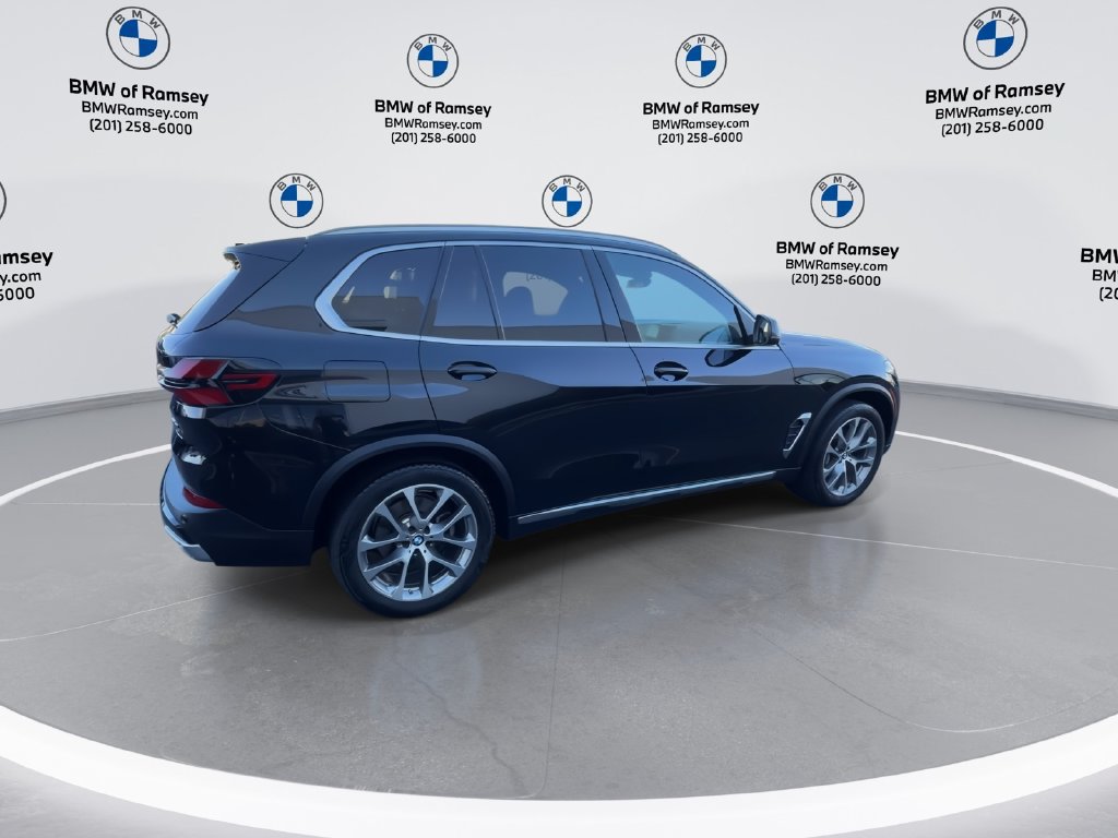 Used 2024 BMW X5 xDrive40i AWD/4WD image 8