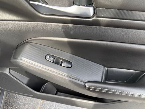 Used 2024 Nissan Altima 2.5 SV image 22