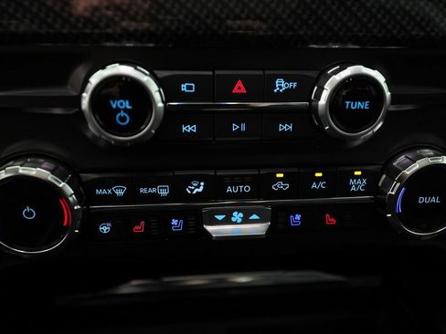 Used 2026 Ford F250 Lariat w/ Black Appearance Package AWD/4WD image 55