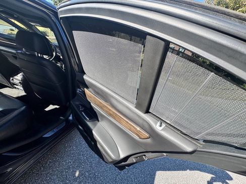 Used 2015 BMW 750i 750i 4dr Sedan image 37