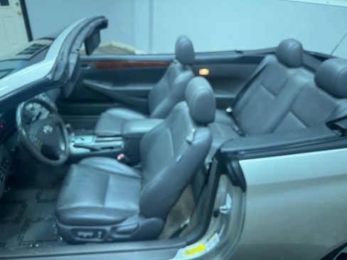 Used 2006 Toyota Solara SE FWD image 4