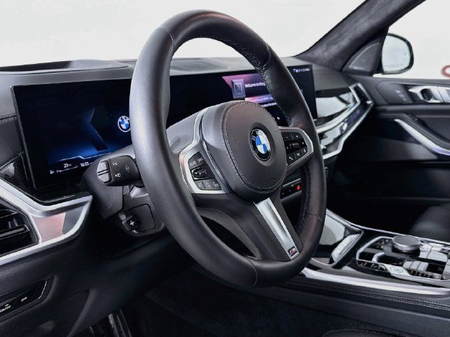 Used 2026 BMW X7 xDrive40i w/ M Sport Package AWD/4WD image 11