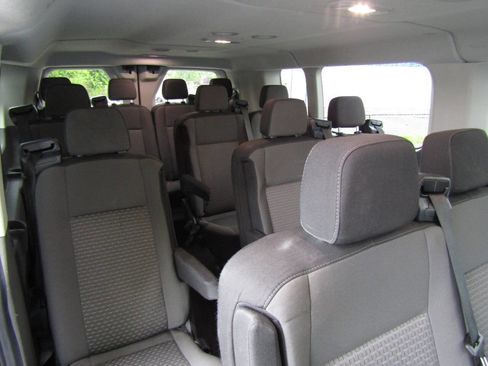 Used 2024 Ford Transit 350 XLT RWD image 28
