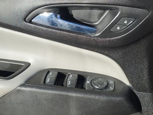 Used 2020 Chevrolet Equinox LS w/ LS Convenience Package image 26