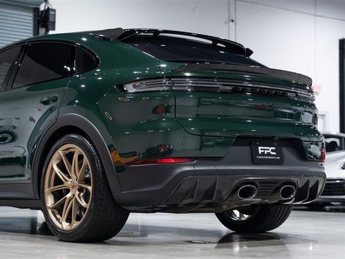 Used 2024 Porsche Cayenne Turbo GT AWD/4WD image 17
