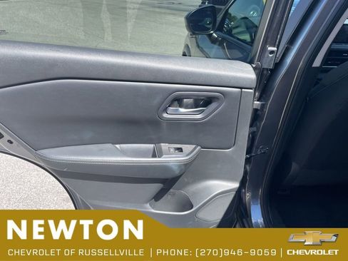 Used 2024 Nissan Rogue SV AWD/4WD image 37