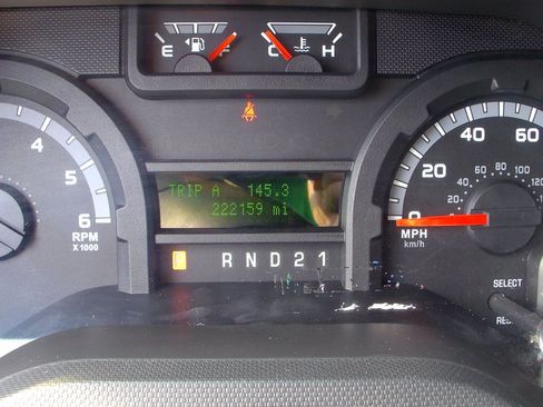 Used 2013 Ford E-150 and Econoline 150 Wagon RWD image 11