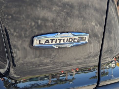 Used 2021 Jeep Cherokee Latitude Plus image 11