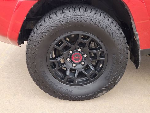 Used 2019 Toyota 4Runner TRD Off-Road Premium image 14