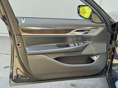 Used 2021 BMW 740i xDrive AWD/4WD image 44