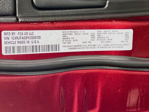 Used 2021 Jeep Grand Cherokee Laredo AWD/4WD image 31