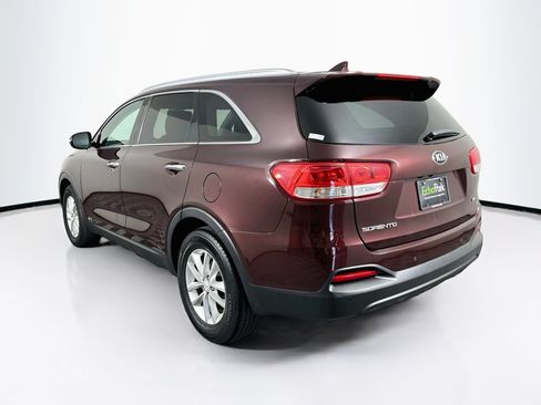 Used 2017 Kia Sorento AWD w/ LX Convenience Package image 5