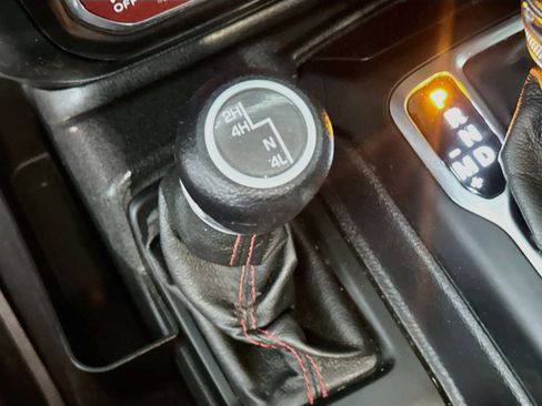 Used 2021 Jeep Wrangler Unlimited Rubicon AWD/4WD image 25