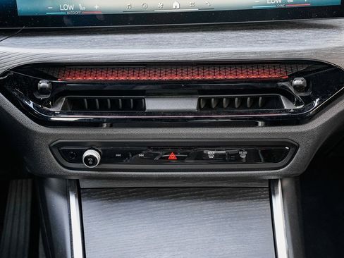 Used 2025 BMW i4 xDrive40i image 13
