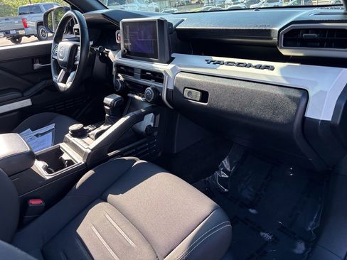 Used 2024 Toyota Tacoma TRD Off-Road AWD/4WD image 35