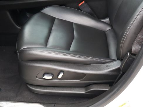 Used 2021 Cadillac XT5 Luxury w/ LPO, Floor Liner Package FWD image 12