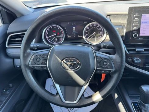 Used 2022 Toyota Camry LE AWD/4WD image 17