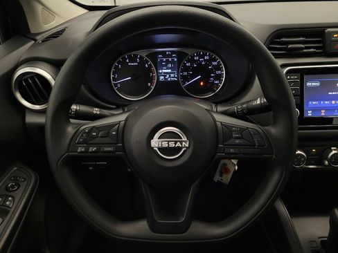 Used 2025 Nissan Versa S w/ Trunk Package image 22