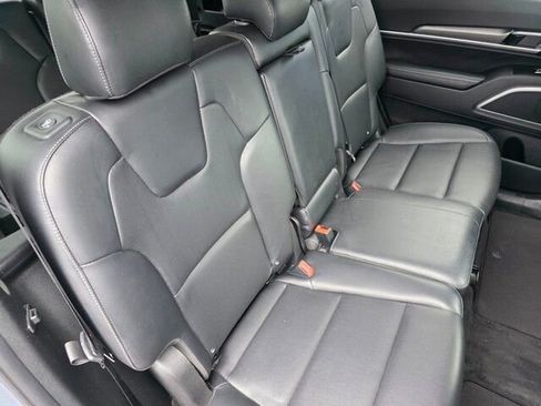 Used 2022 Kia Telluride LX image 32