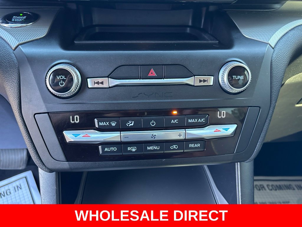 Used 2020 Ford Explorer XLT w/ Equipment Group 202A AWD/4WD image 21