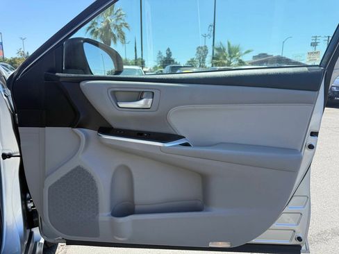 Used 2017 Toyota Camry XLE w/ Moonroof Package FWD image 14