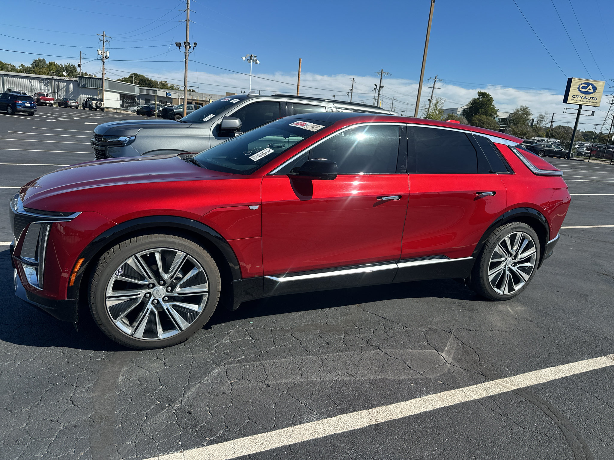 Used 2024 Cadillac Lyriq Luxury RWD image 1