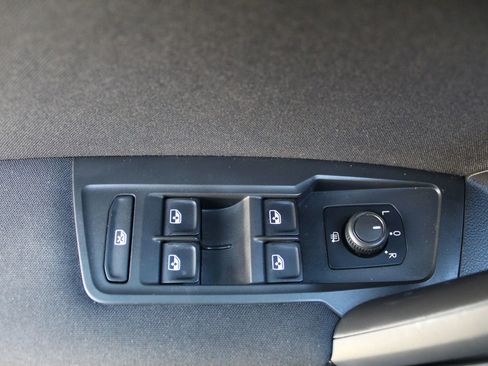 Used 2019 Volkswagen Tiguan S w/ Driver Assistance Package FWD image 25