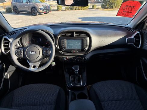 Used 2021 Kia Soul LX image 23
