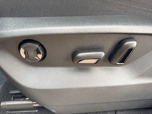 New 2026 Volkswagen Atlas SE image 17