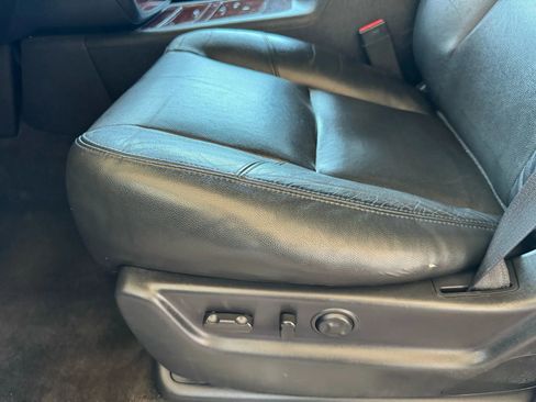 Used 2013 Chevrolet Suburban LTZ image 15