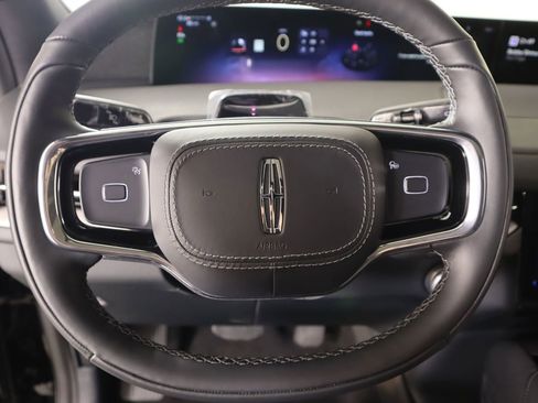 New 2026 Lincoln Navigator Reserve AWD/4WD image 4