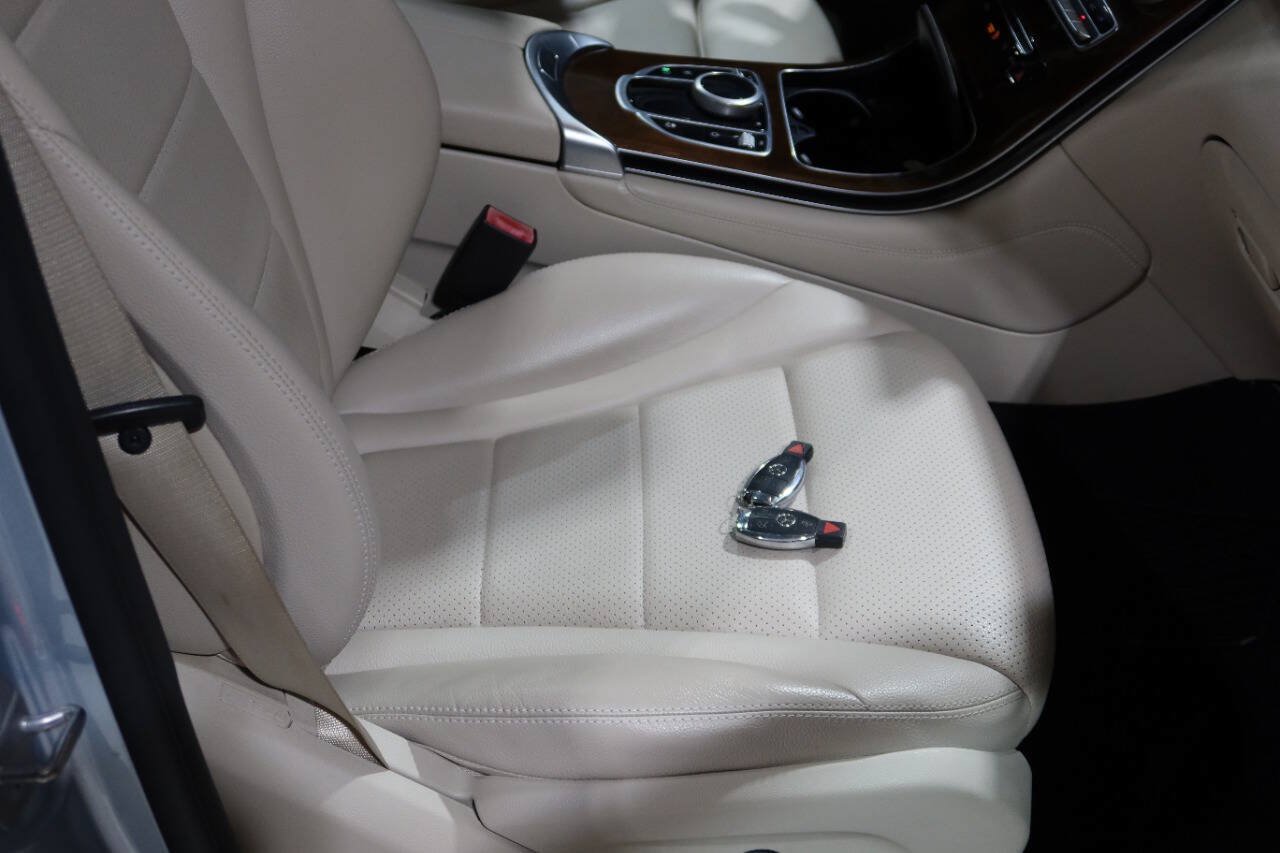 Used 2018 Mercedes-Benz GLC 300 image 26
