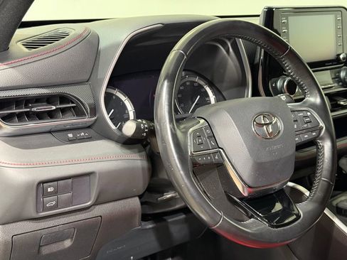 Certified 2021 Toyota Highlander XSE AWD/4WD image 17