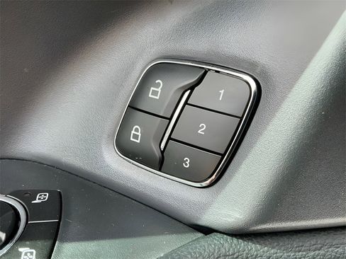 Certified 2023 Ford Expedition Max XLT image 24